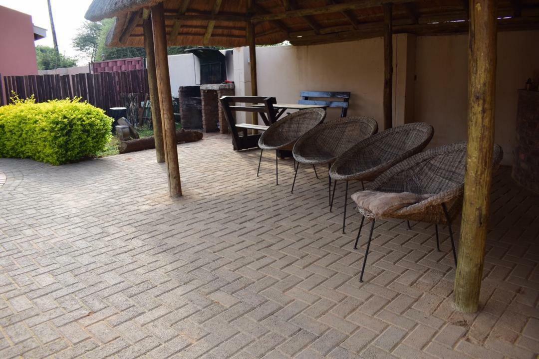 Skyhawk Guesthouse Gaborone Exterior foto