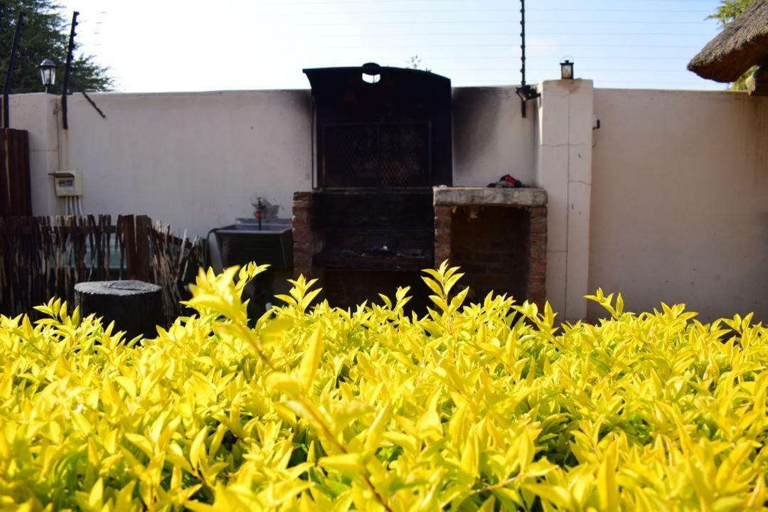 Skyhawk Guesthouse Gaborone Exterior foto